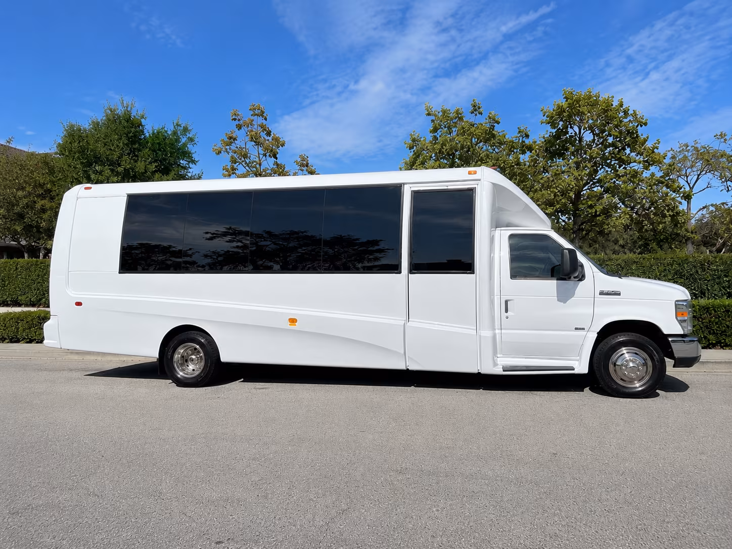 bus rentals for bands and performers traveling through the inland empire