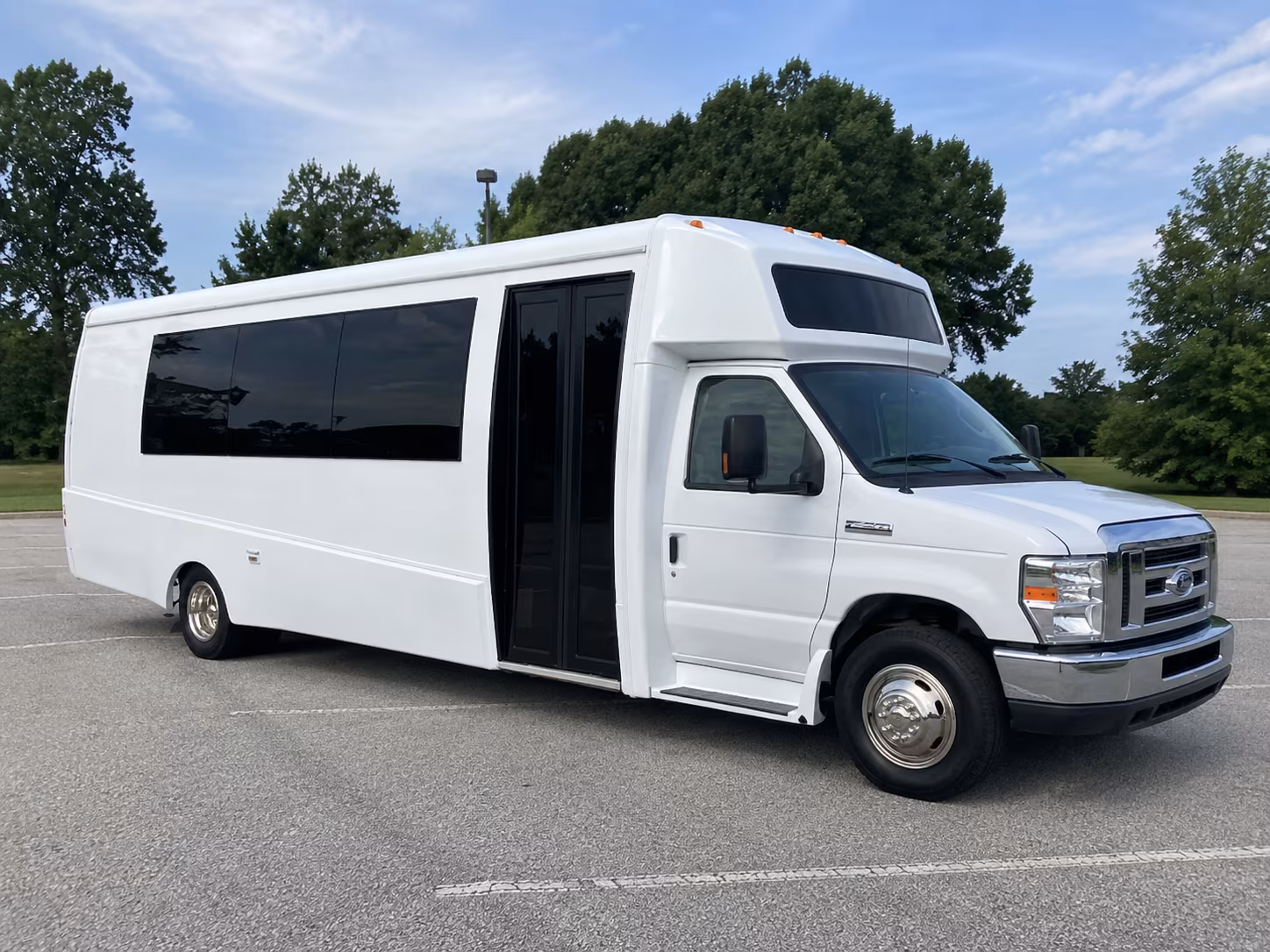pomona 18 passenger party bus